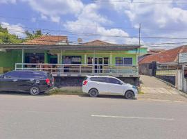 SPOT ON 93840 Guest House Amanda Syariah, hotel em Bandar Lampung