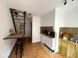 Maisonnette dans vieux village
