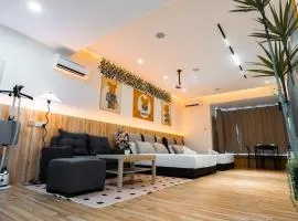 Mount austin#akademik suites#austin center