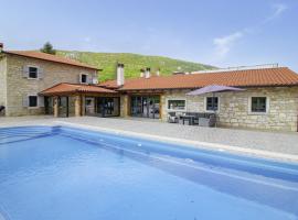 Villa Tina Livade in Gradinje - Haus für 8-12 Personen, hotel v destinácii Livade
