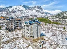 La Aero Resort Home in Snow Mountains