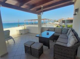 Acharavi, villa next to the beach, hôtel à Acharavi