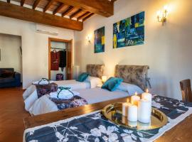 La Dimora nell'Anfiteatro Superior room and apartment Lift Air conditioning, homestay in Lucca