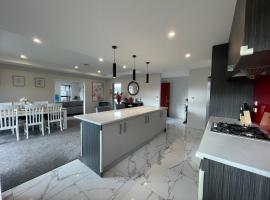 Luxury 4 Bedroom Family Retreat, hotel v destinaci Lincoln