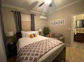 Island Breeze Guest Suite, δωμάτιο σε οικογενειακή κατοικία στο Νασσάου
