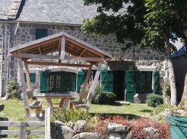 L'auvergnate: Chambon-sur-Lac şehrinde bir villa