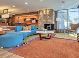 Fairfield Inn & Suites by Marriott Greenville, hotel dekat Pitt-Greenville Airport - PGV, 