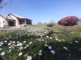 Gite Chez Papilou au grand air !, hotel a Bort-les-Orgues