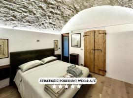 Rifugio di Losine - Relax - Natura - Wi-Fi โรงแรมที่มีที่จอดรถในEsine