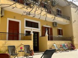 Nicoll Apartments, apart-hotel em Acharavi