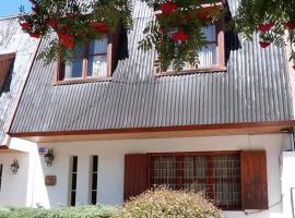Casa Las Mutisias, casa de alquiler en un lago en San Martín de los Andes