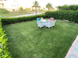 Cozy chalet for rent in hacienda bay, hotel en El Alamein