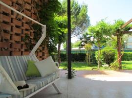 Your relaxing family escape - Beahost, villa i Bibione