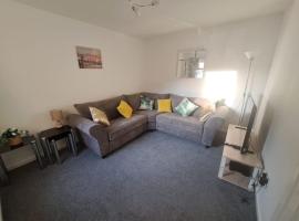 3 bedroom sleeps 4 in Glenrothes, room in Fife