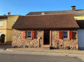 Pfälzer Hexenhäuschen in Edesheim, дешевий готель у місті Едесгайм