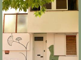Ginkgo Hostel La Plata, ξενοδοχείο σε La Plata