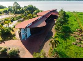 Ark of Reset, hotel di Paramaribo