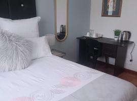 MaThwala guesthouse – tani hotel w mieście Vanderbijlpark