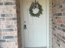 And Boots Start Knocking, hotel a Stillwater