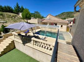 Villa Coccinella, hotel in Les Omergues