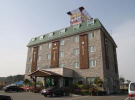 Gunsan Western Hotel, хотел в Гунсан