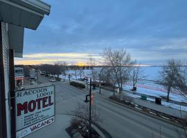 Raccoon Lodge Motel, hotel in Sylvan Lake