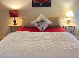 Cheap and Comfortable Stay - Full Amenities, hotel en Surrey