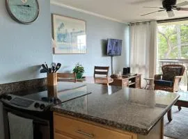 Maui Vista one bedroom across the street from Kam1 beach shops and restaurants