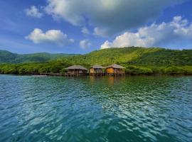Floating Paradise, παραλιακή κατοικία σε Karimunjawa