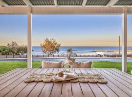 OceanMist Holiday Home - beachfront property!, hotel v destinaci Burnett Heads