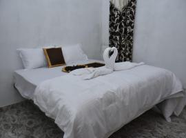 Dream inn family homestay, hotel amb aparcament a Meenangadi