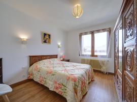 La Maison du Village, hotel in Encausse-les-Thermes