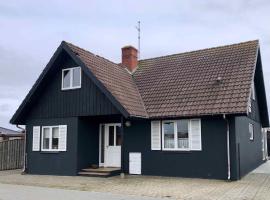 Charming Townhouse With Plenty Of Space, hotel in Thyborøn