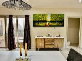 Morden Elegant 4 Bedroom House