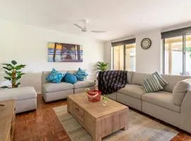 Birkinshaw Villa ( 3 Bedroom with Parkings )