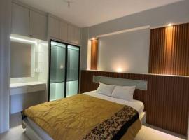 2 Bedrooms Baloi Apartment Batam: Nagoya şehrinde bir daire
