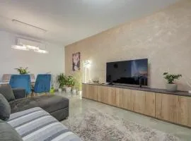 Modern & Central Two Bed - Balluta Bay