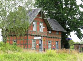 Ferienwohnung Bahnhof 1892, íbúð í Meeder