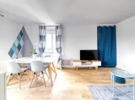 C3 Disney Centre Station