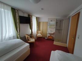 Room in Guest room - Pension Forelle - double room no1, hotel en Forbach