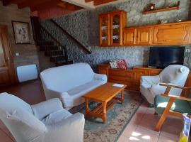 Casa para 5 personas con terreno en La Franca, feriehus i Las Conchas