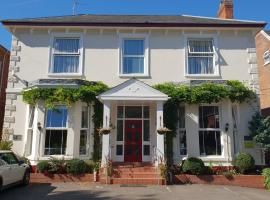 Victoria Park Lodge & Serviced Apartments, viešbutis mieste Leamington Spa