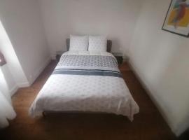 Maison entre ville et campagne, hotel v destinaci Amilly