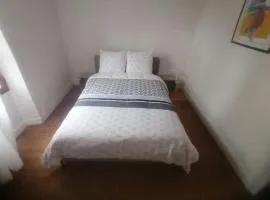 Maison entre ville et campagne