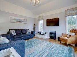 Sunny View by Winterton Cottages, hotel in Winterton-on-Sea