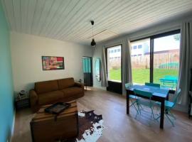 Studio New-York à Old School à l'ile d'yeu, hotel in Port-Joinville
