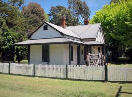 Lynden Cottage - built 1884 in the heart of town, hotel in Trentham