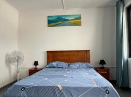 Oz Residence - Modern Apartment in heart of Beau-Bassin, hotell i Beau Bassin