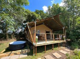 Teal Safari Tent, готель, де можна проживати з хатніми тваринами у місті Дройтвіч
