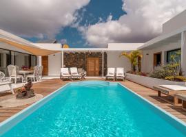 Villa Shepherd Lajares - LUXURY VILLA FUERTEVENTURA, guest house in Lajares